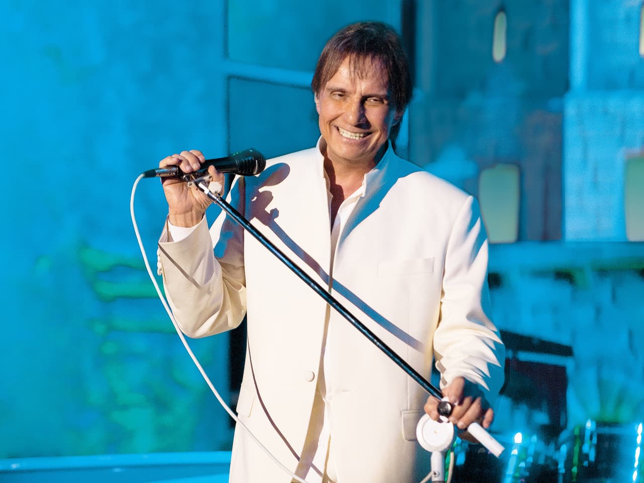 Seguro él disfrutará esta gala al escuchar a sus colegas cantar sus grandes éxitos.