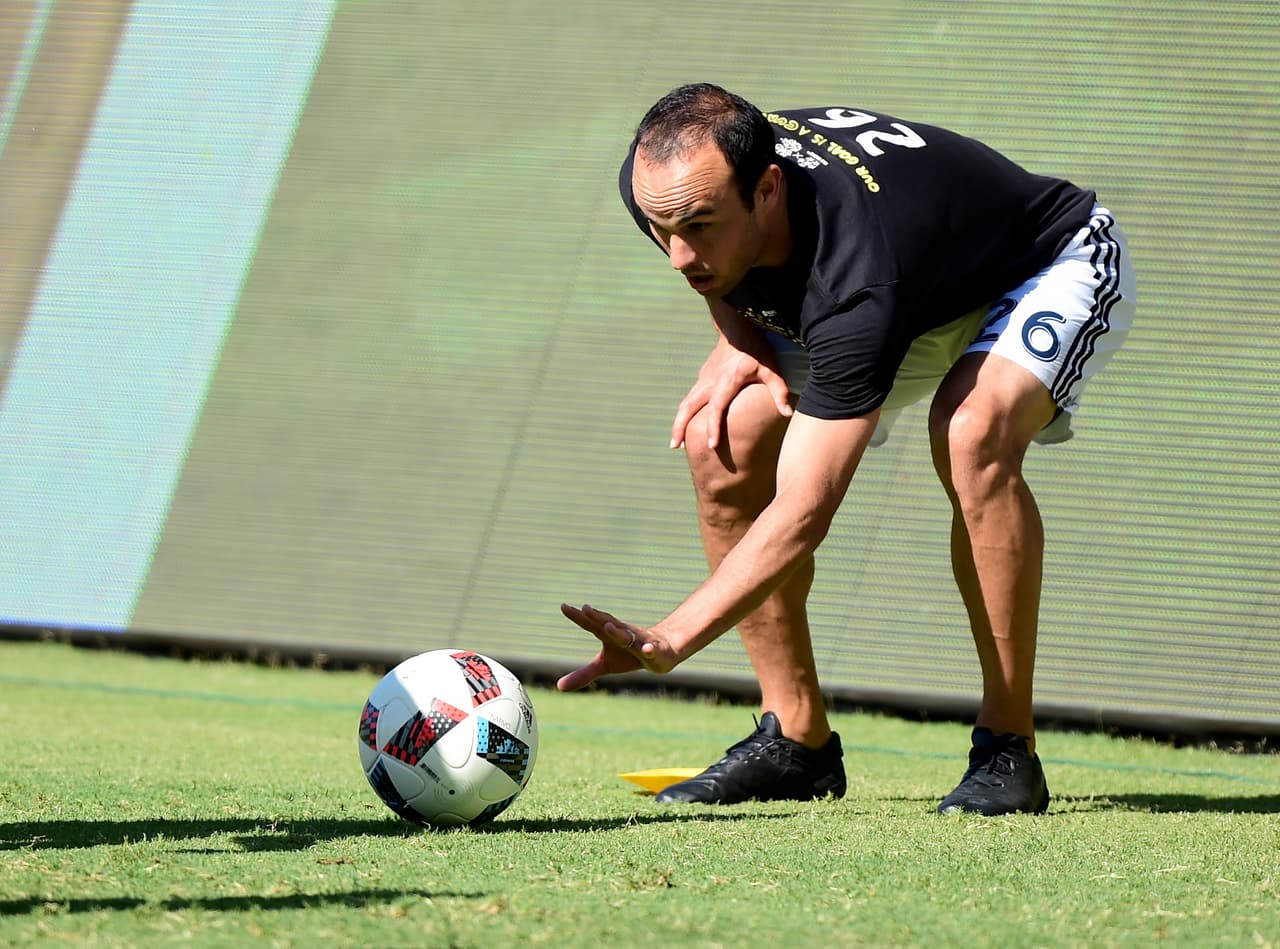 Sin embargo, solo hasta 2016 fue que Donovan paró su actividad como jugador, en su última temporada con Los Angeles Galaxy.