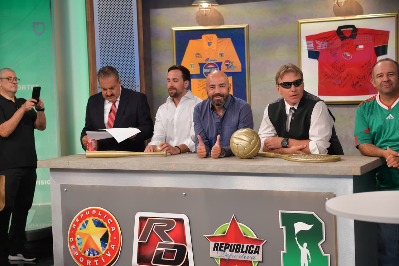 República Deportiva cumple 20 años de alegría e información y así los vivimos este domingo.