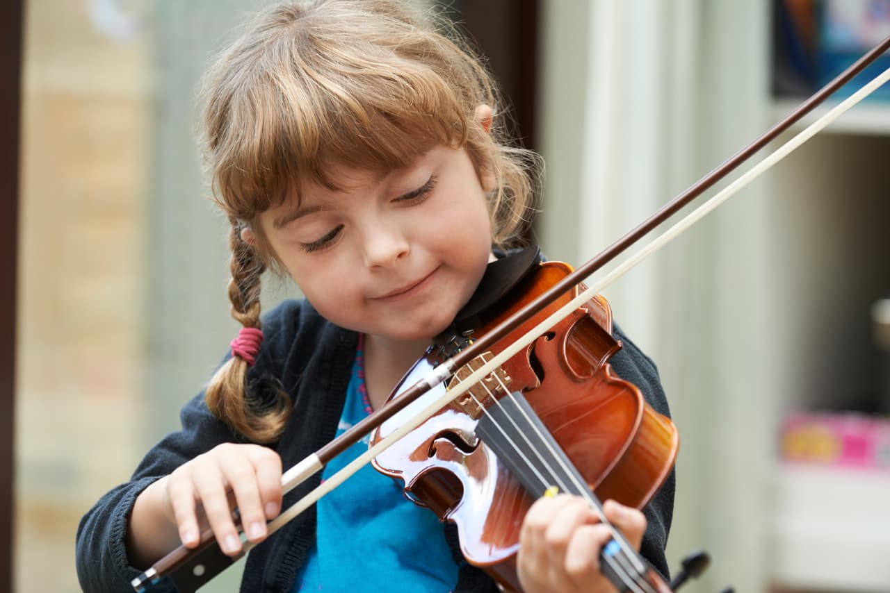 Como parte de su experimento, Cambell se mantuvo observando a estudiantes.