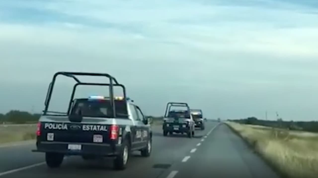 “Y esa calcomanía nos distingue a todos con las autoridades. Las autoridades mexicanas ya nos están esperando con la policía, la guardia nacional, ángeles verdes, protección civil, cruz roja, bomberos, hay un operativo grande”, agrega Rocha.
<br>