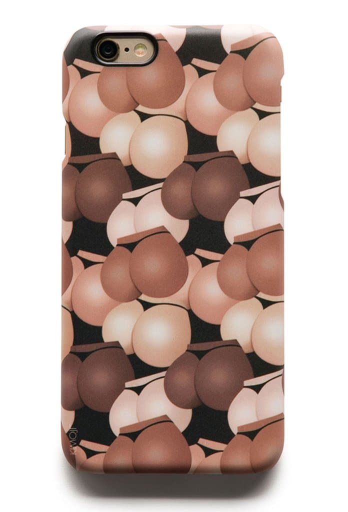 También tenía protectores para el teléfono.