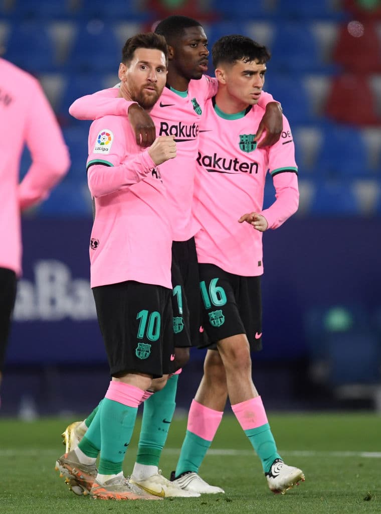 Con el empate 3-3 del Barcelona frente al Levante, parece que los catalanes no quieren ganar La LIga y le dan oportunidad al Real Madrid y al Atlético de Madrid de separarse a en la tabla.