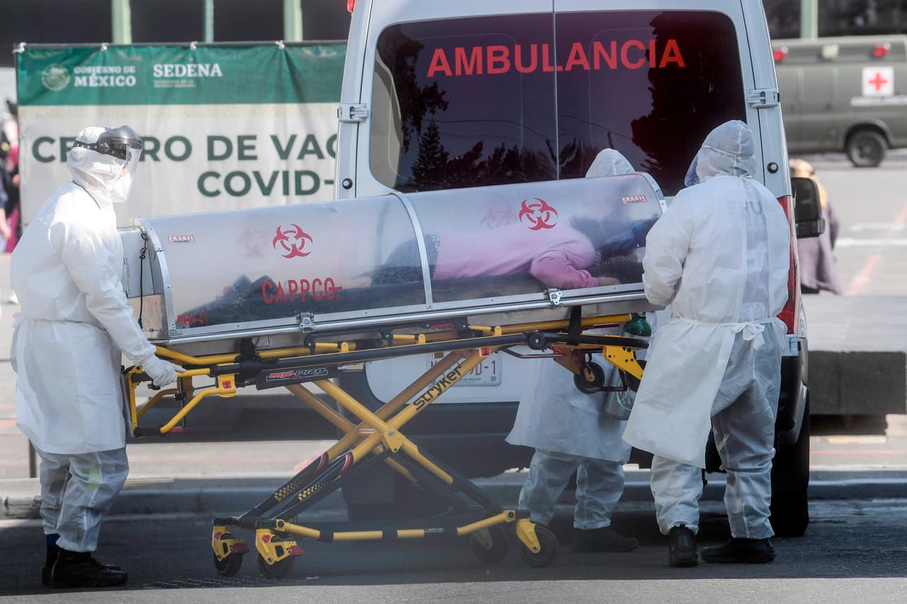 Con decenas de hospitales saturados en la capital, México afronta un sombrío Año Nuevo a causa del coronavirus