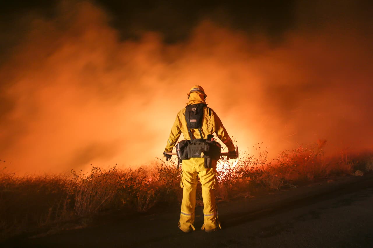 <b>SweetMary Sz:</b> "Les daría infinitas gracias por su labor heroíca y desearles lluvias de BENDICIONES PARA ELLOS Y SUS FAMILIAS, Dios ponga sus manos en California".