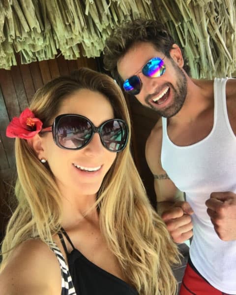 Tras 11 meses de haber terminado, Gabriel y Geraldine firmaron el divorcio el pasado 8 de octubre, el cuál tiene cláusulas que sorprendieron por influir en la vida de la actriz. 
<br>