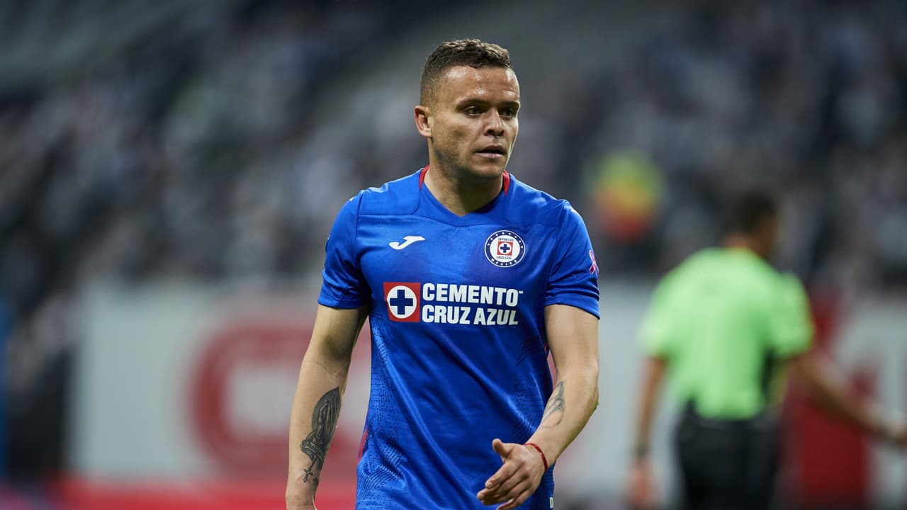 Cruz Azul confirma negativo por Covid-19 de Jonathan Rodríguez