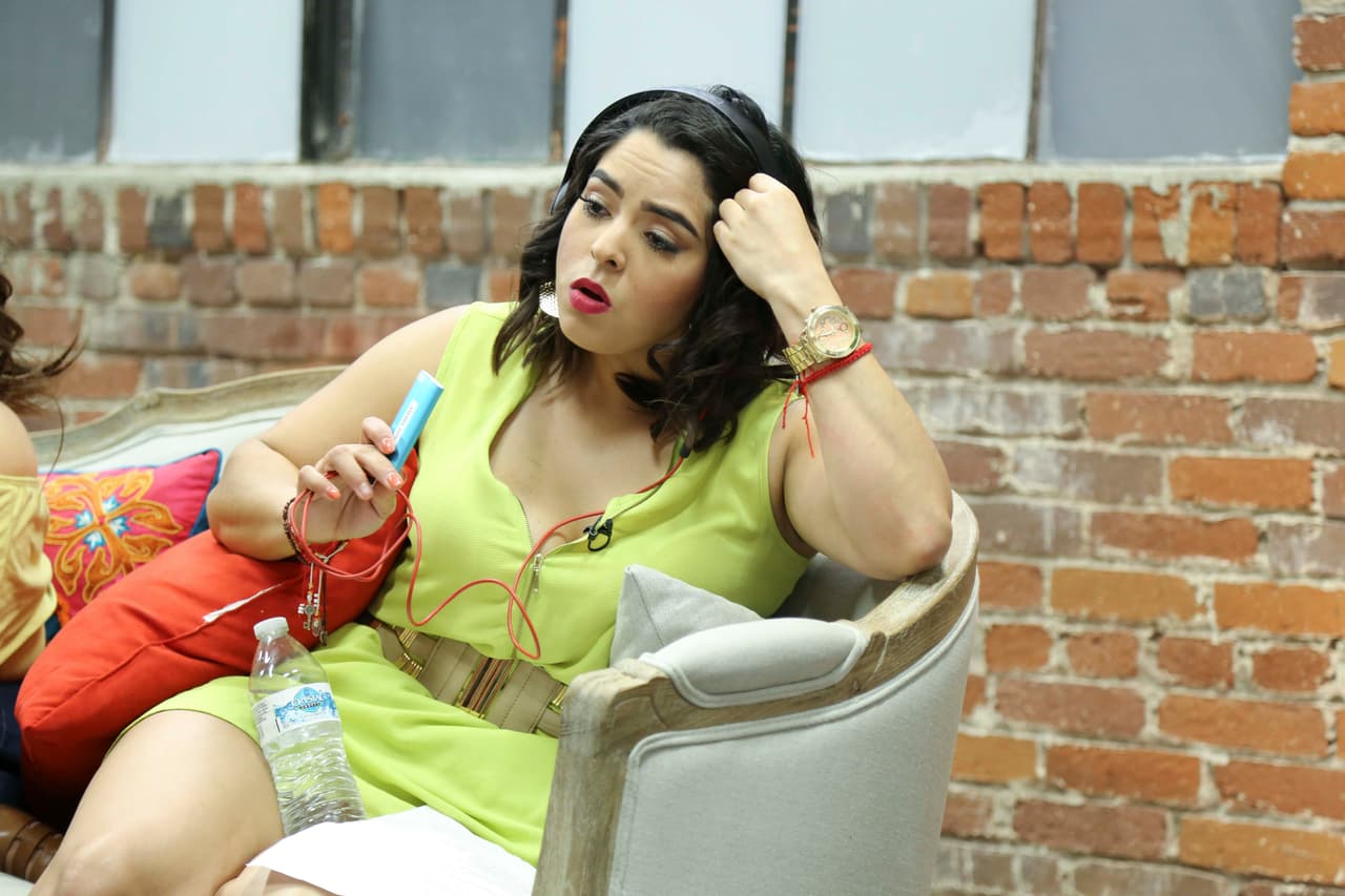 Marisela y Régulo Caro fueron invitados por los capitanes de los equipos para compartir sus conocimientos con las chicas, pero antes, ellas tuvieron que mostrarles su talento.