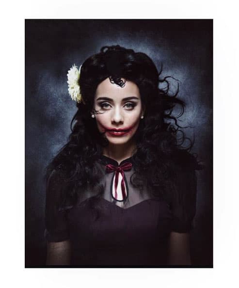 También ha sido parte del elenco de importantes obras de teatro como 'La Dalia Negra', puesta en escena que cuenta la terrible historia del asesinato de la actriz norteamericana Elizabeth Short.