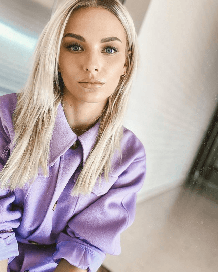 Esto fue lo que, según Baeva, motivó a Paola Reyner, directora del evento, a cancelar su conferencia 'Arriba Eva' "escudada en que deseaban mantenerse imparciales y no correr riesgos".