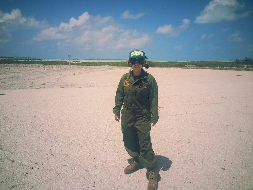 Perla González explica cómo fue que abusaron de ella: "Se esperó hasta que yo me había quedado dormida y sintió que era el momento para él". La soldado también dice por qué no lo reportó: "Nos meten en la mente que tu carrera es más importante que nada (...) te dices: 'Pues no quiero reportarlo porque me voy a meter en problemas'".