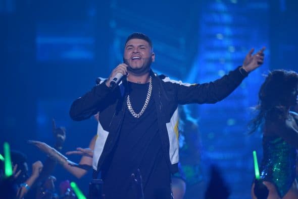 El cantante entregó toda su energía.