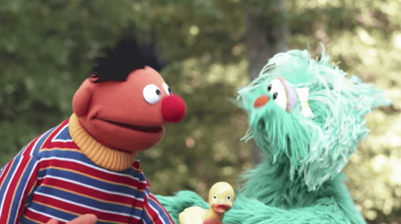 Sesame Street covers their own version of "Despacito"