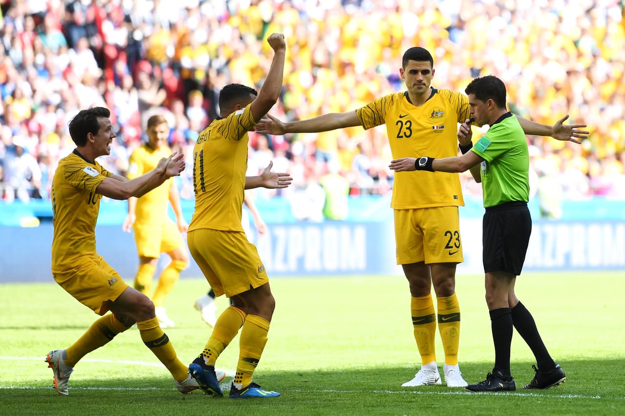 Las protestas de los Socceroos no se hicieron esperar y Cunha –esta vez sin ayuda del VAR– lo dio.