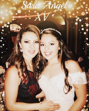 "Uno de los días más felices de mi vida 22/09/17. Gracias a Dios por la bendición tan grande que nos dio con la llegada hace 15 años de nuestra princesa Sarita. Dios te colme siempre de su paz y la alegría que solo él nos sabe dar, aquella nunca se acaba. Te amo con todo mi ser, mi hermosa princesa Sarita", indicó la orgullosa madre.