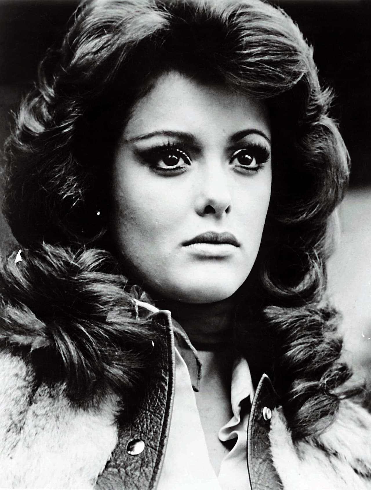 Al igual que 
<b>Verónica Castro</b>, su eterna rival, 
<b>Lucía Méndez</b>, también ha recurrido a los cambios estéticos, aunque la actriz ha dicho en varias entrevistas que solo se ha operado una vez la cara, y de hecho se arrepintió de hacerlo.