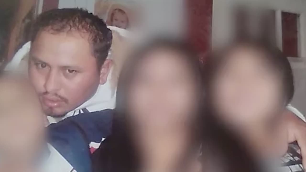 “Que nos lo llevemos para México porque aquí no tiene papeles, no tiene seguro, no tiene Medicaid, y que en ningún otro hospital nos los van a aceptar”, es la versión del hermano. 
<br>
<br>El hispano agrega que, pese a que su condición es crítica, dos doctores y una enfermera pidieron a la familia la salida del paciente.
<br>