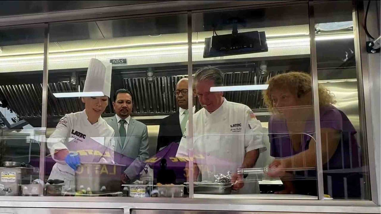 Colegio comunitario lanza curso para administrar tu propio food truck