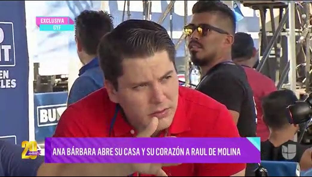 Se conocieron en 2014 en un área de migración cuando ella estaba ingresando a EEUU, según confirmó la cantante en una entrevista que concedió a Raúl de Molina para 
<b><a href="https://www.univision.com/shows/el-gordo-y-la-flaca/a-ana-barbara-le-da-verguenza-contar-como-conocio-a-su-nuevo-novio-a-quien-le-lleva-15-anos-video" target="_blank">El Gordo y La Flaca,</a> </b>en noviembre de 2018. 
<br>