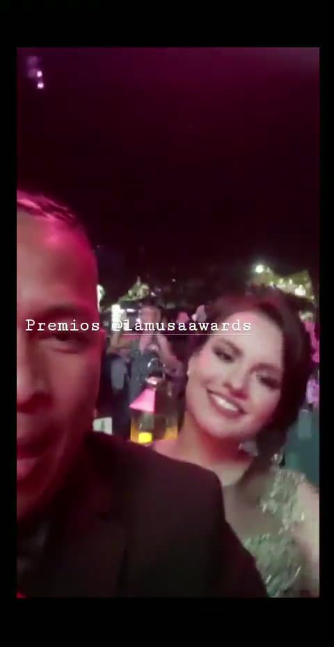 En las historias de Instagram del cantante Noé, se aprecia a la hija de José José disfrutando de la música y bailando al ritmo de ‘Suavemente’, incluso, Crespo se acercó a ellos por un instante en medio de la presentación.