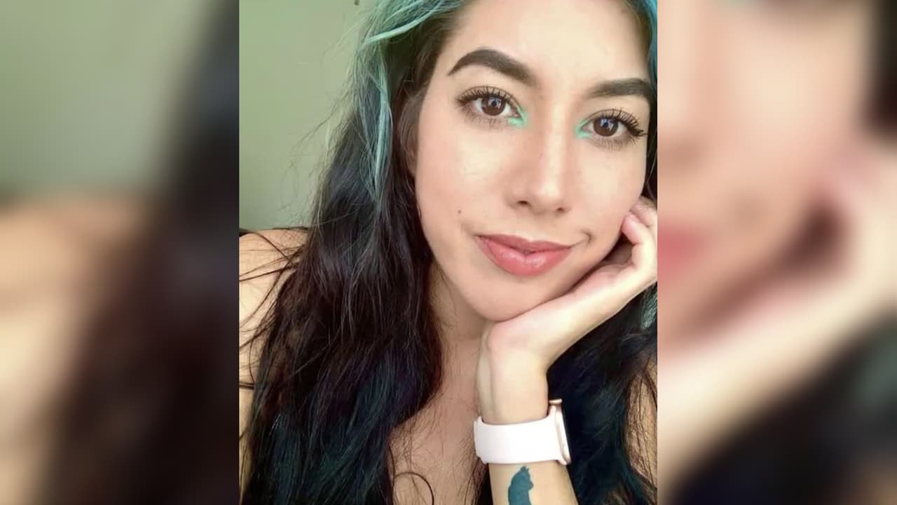 <b>OCTUBRE 2023</b>
<br>
<br>A 
<b><a href="https://www.univision.com/local/houston-kxln/regulo-carrasco-courtney-grantom-deborah-grantom-asesinadas-noroeste-houston" target="_blank">Courtney Grantom,</a></b> de 28 años, sus familiares y amigos la recuerdan como una persona muy cálida y acogedora que podía iluminar cualquier cuarto en el que entrara. 
<br>
<br>Ella murió baleada el 1 de octubre afuera de una residencia en la comunidad de Cypressbrook, al noroeste de Houston, mientras su padre la abrazaba en medio de un pleito con su expareja, Devin Grantom.
<br>
<br>Devin, también de 28 años, fue acusado del asesinato. 
<br>