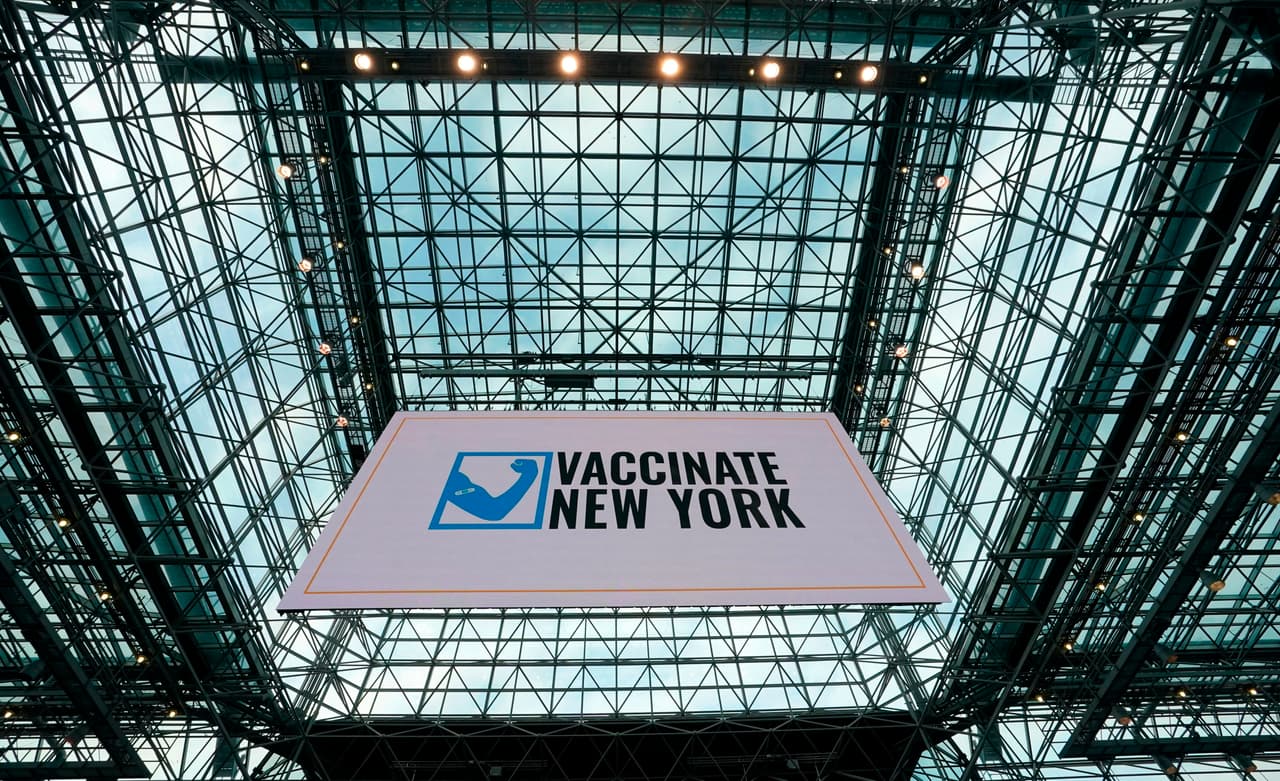 El ritmo de la vacunación sigue aumentando, según el alcalde. Desde el domingo, una persona se vacuna cada tres segundos.