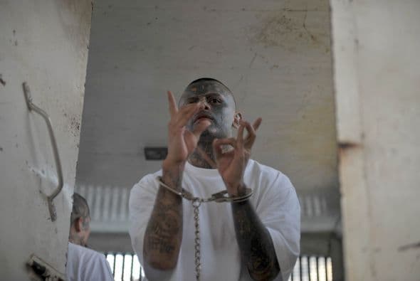 Pero si ya estos grupos criminales estaban caracterizados por la violencia y crueldad, ahora se han dado indicios de unión a cárteles narcotraficantes mexicanos.