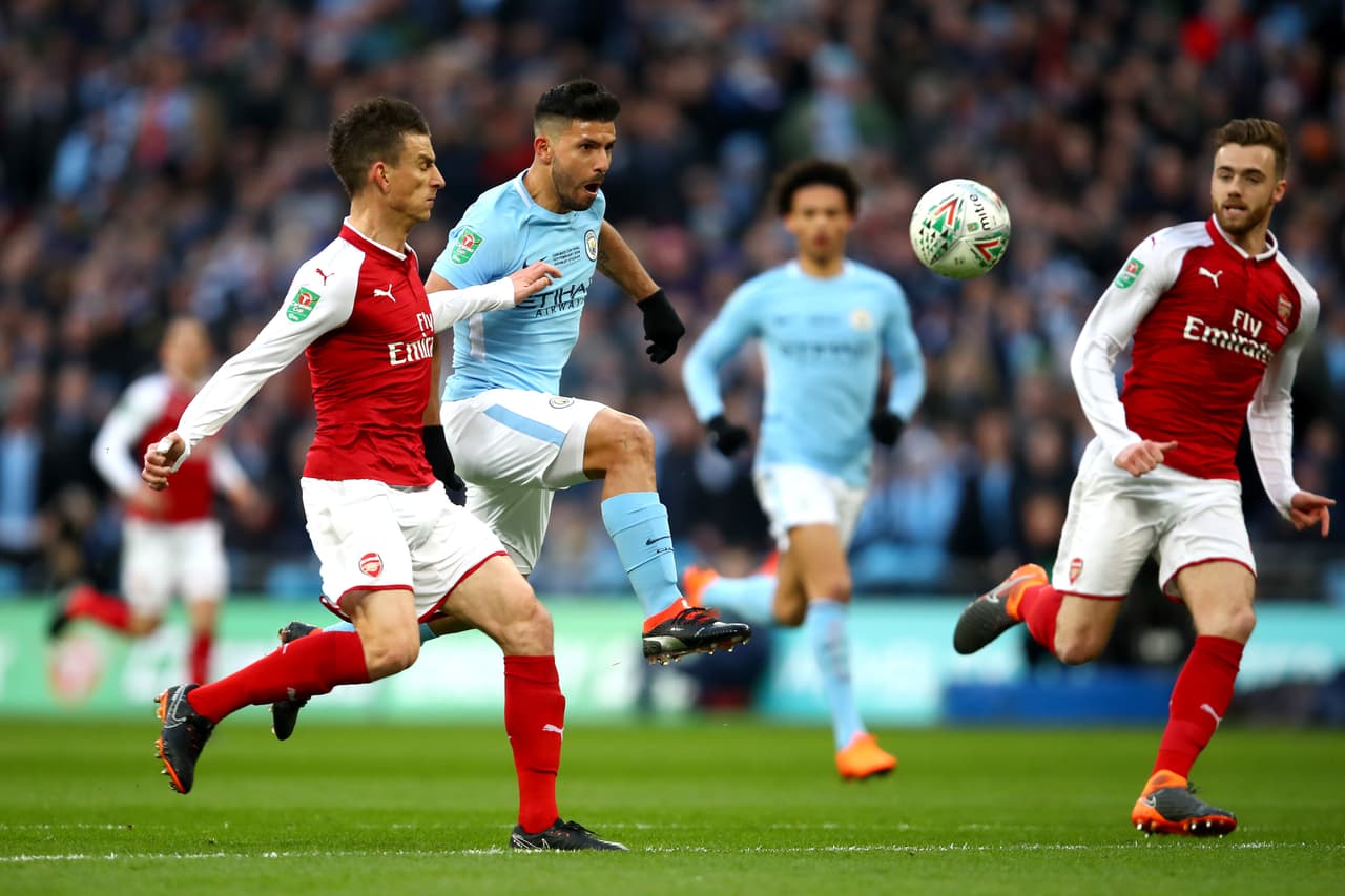 Al minuto 17, un error defensivo en Arsenal y la astucia del argentino Sergio 'Kun' Agüero le permitieron al delantero argentino poner el 1-0 para Manchester City.