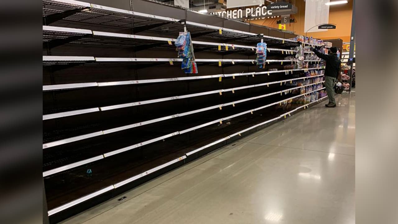Algunos usuarios enviaron sus fotos a través de 
<a href="https://www.univision.com/local/houston-kxln/reportalo" target="_blank">Repórtalo Houston</a>, para dejar constancia de la escasez de productos que existe.