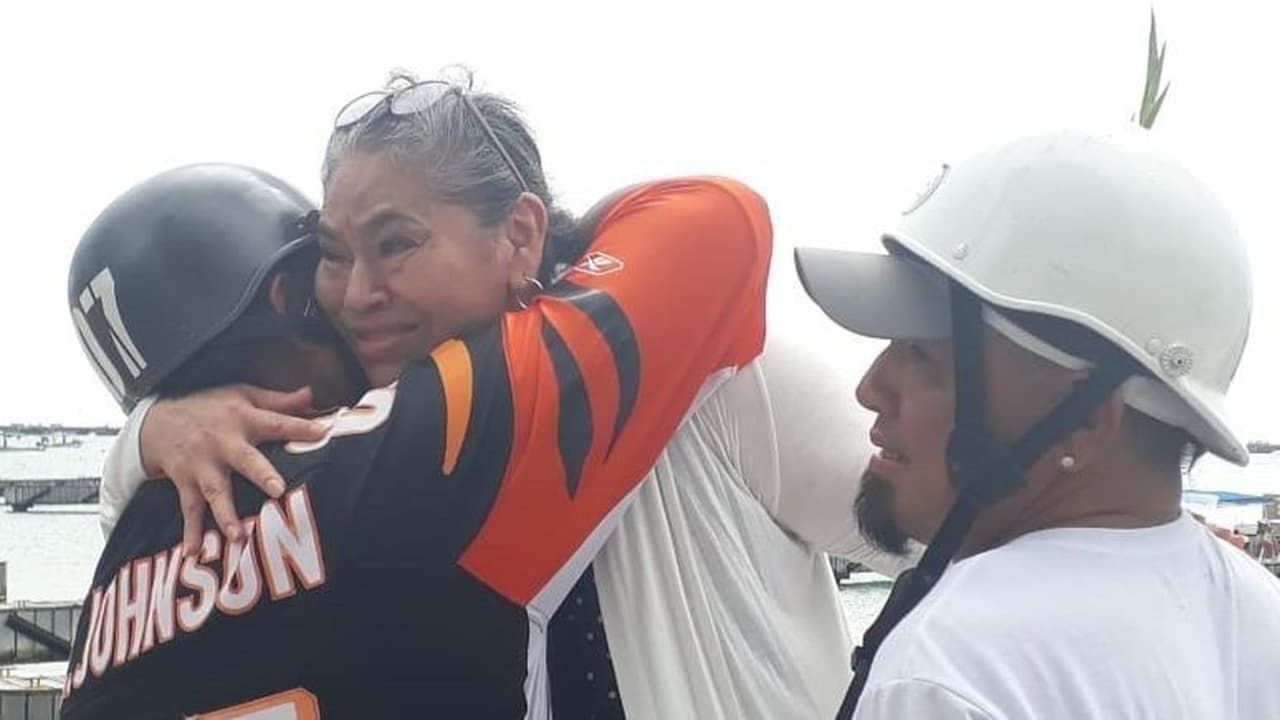 "Puedo ver salir el sol", dice bisabuela al salir libre tras pasar injustamente 11 años en prisión 