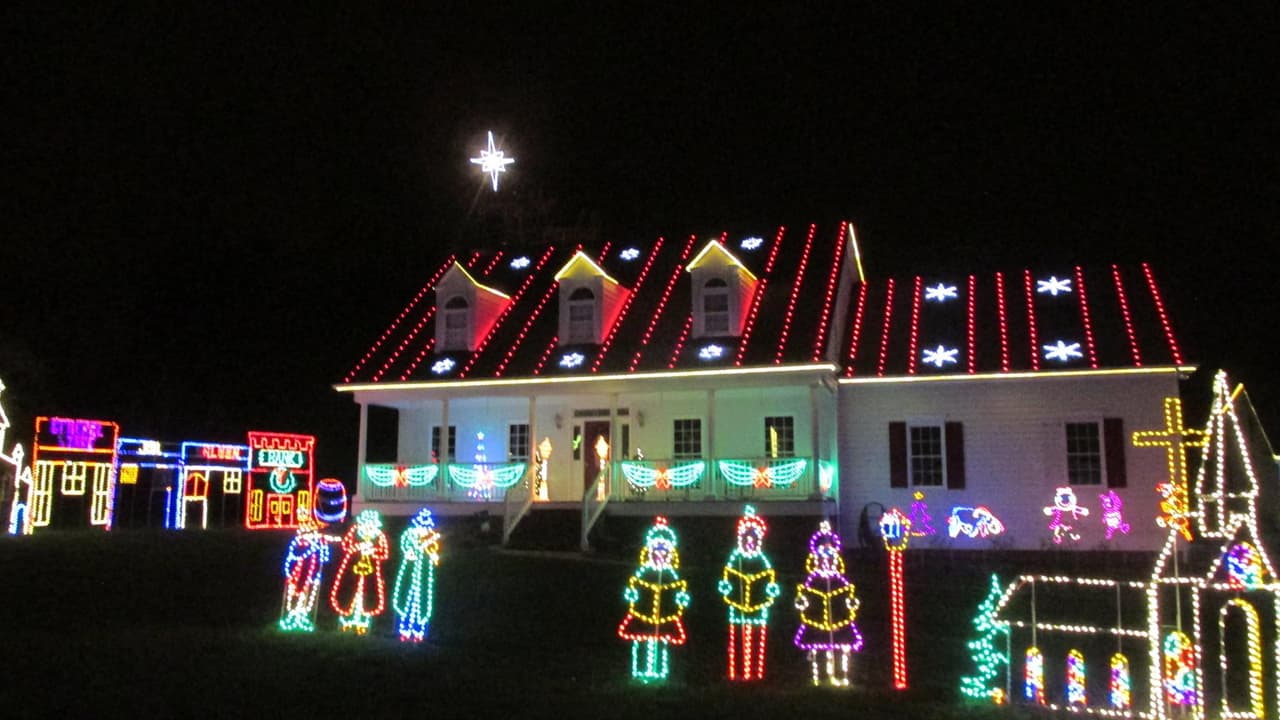 En cuanto a precios, paga $20 por un auto con hasta 8 pasajeros. Encuentra más información sobre boletos,
<b><a href="https://fieldstreamfarm.com/tickets" target="_blank">aquí</a></b>.