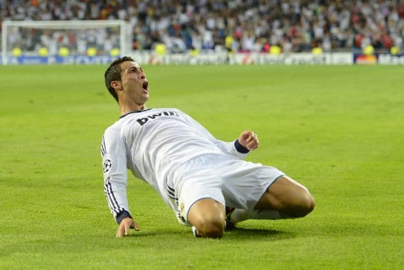 Su actual equipo es el Real Madrid y su posición es extremo. Lleva un récord de 423 goles.