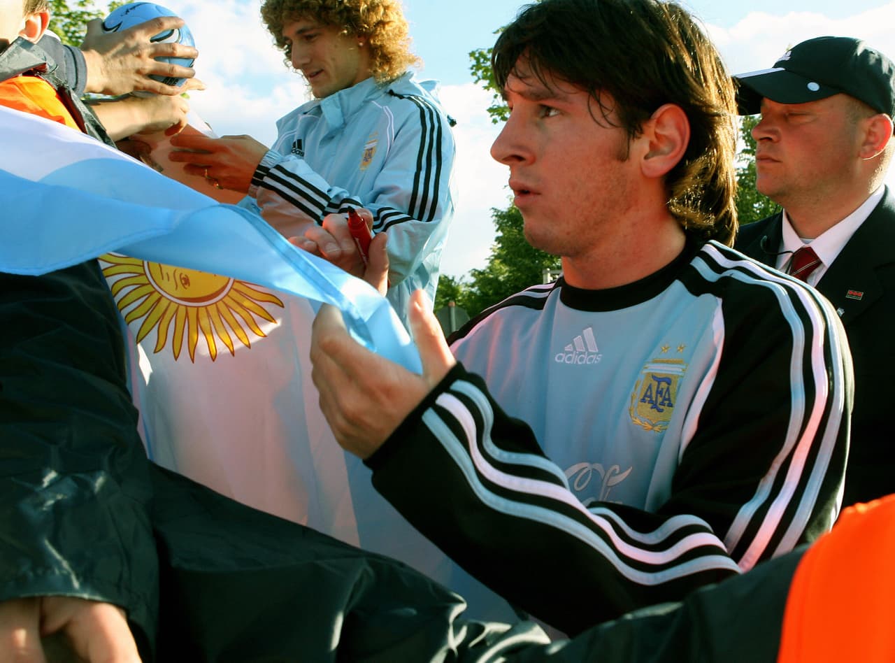 Tras 12 años de su debut en el Mundial, Lionel Messi sigue con la ilusión de niño de ser campeón, un sueño que espera cumplir con Argentina para la edición de Rusia 2018.