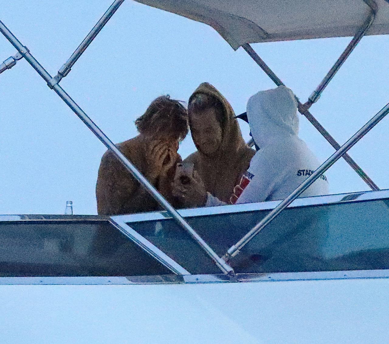 A diferencia de las constantes 
<a href="https://www.univision.com/entretenimiento/justin-bieber-no-solo-tiene-bajo-el-animo-tambien-sus-pantalones-fotos#f77305ee0001">apariciones de Bieber,</a> la actriz ha mantenido un perfil bajo tras lo que parece ser el quiebre de la inestable relación.