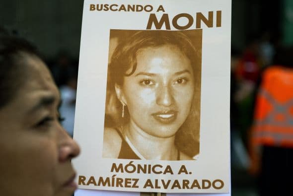 También se vieron pancartas con leyendas como "No más violencia. ¿Dónde está mi hijo? Los delincuentes no tienen madre", o "Una tristeza infinita agobia mi corazón", "Solo vivo para encontrarte". (Con información de EFE)