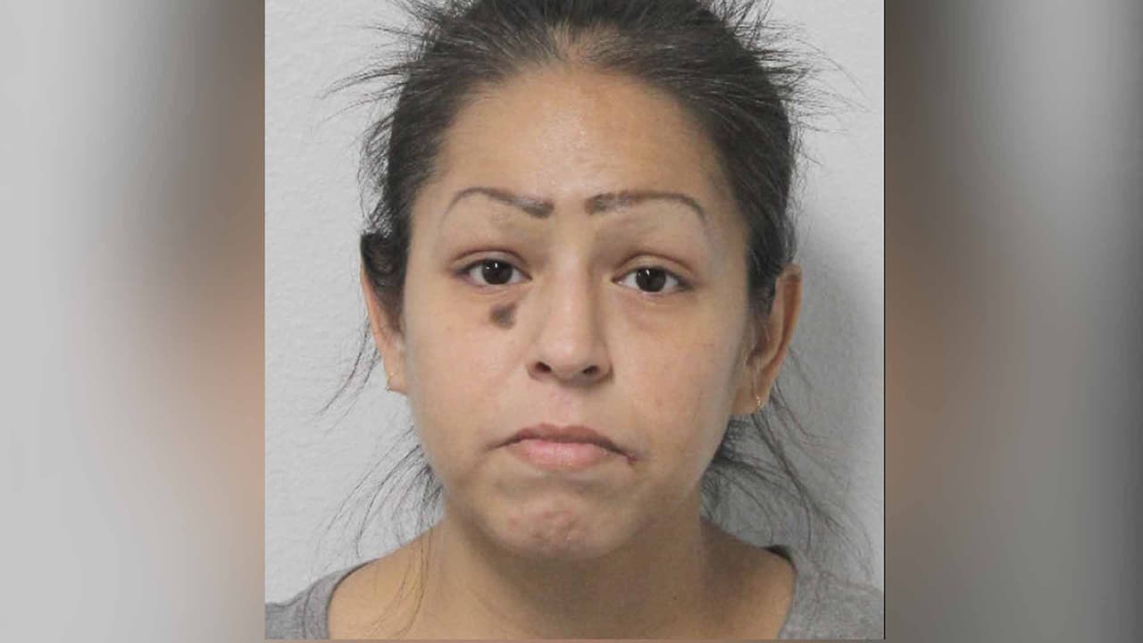 Arrestan a madre sospechosa de usar a sus hijos para robar en un HEB al noroeste de Houston