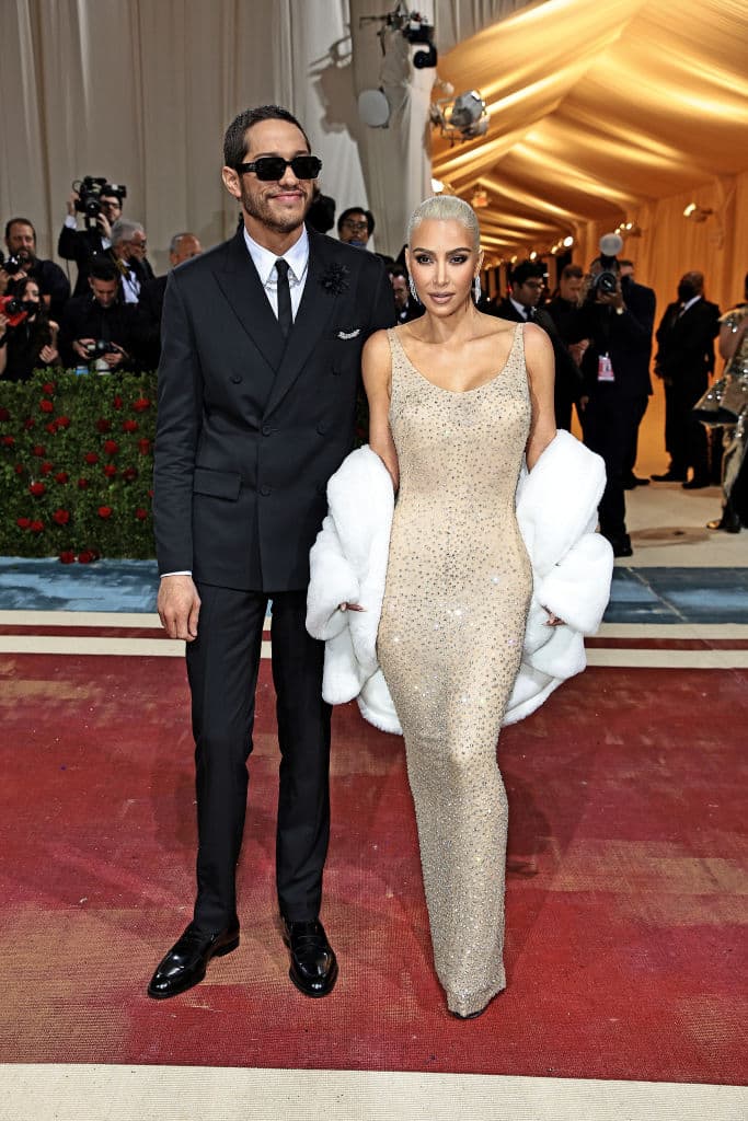 "En ningún momento se murió de hambre", dijo el entrenador a TMZ. "Quiero decir que estuve allí durante el proceso, por lo que no fue como morirse de hambre. Siguió una dieta realmente equilibrada y, a veces, ya sabes, no comía tanto. Pero luego, lo segundo fue que ella estaba en el gimnasio y se puso a trabajar", explicó.
<br>