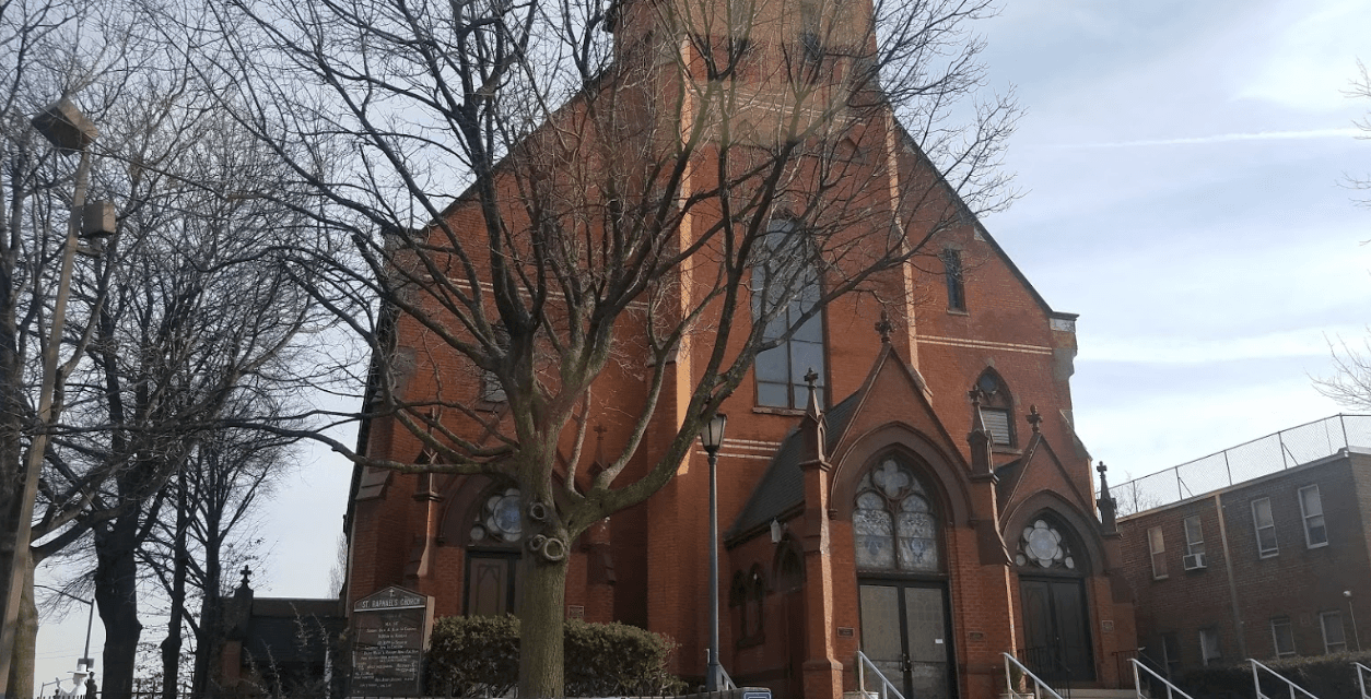 <h3 class="cms-H3-H3">St. Raphael</h3>
<br>
<b>Dónde: </b>35-20 Greenpoint Ave., Long Island City, NY 11101 
<br>
<b>Cuando: </b>Lunes, 10:30 .a.m. - 12 p.m. y Sábados, 1 :30 p.m. - 3 p.m