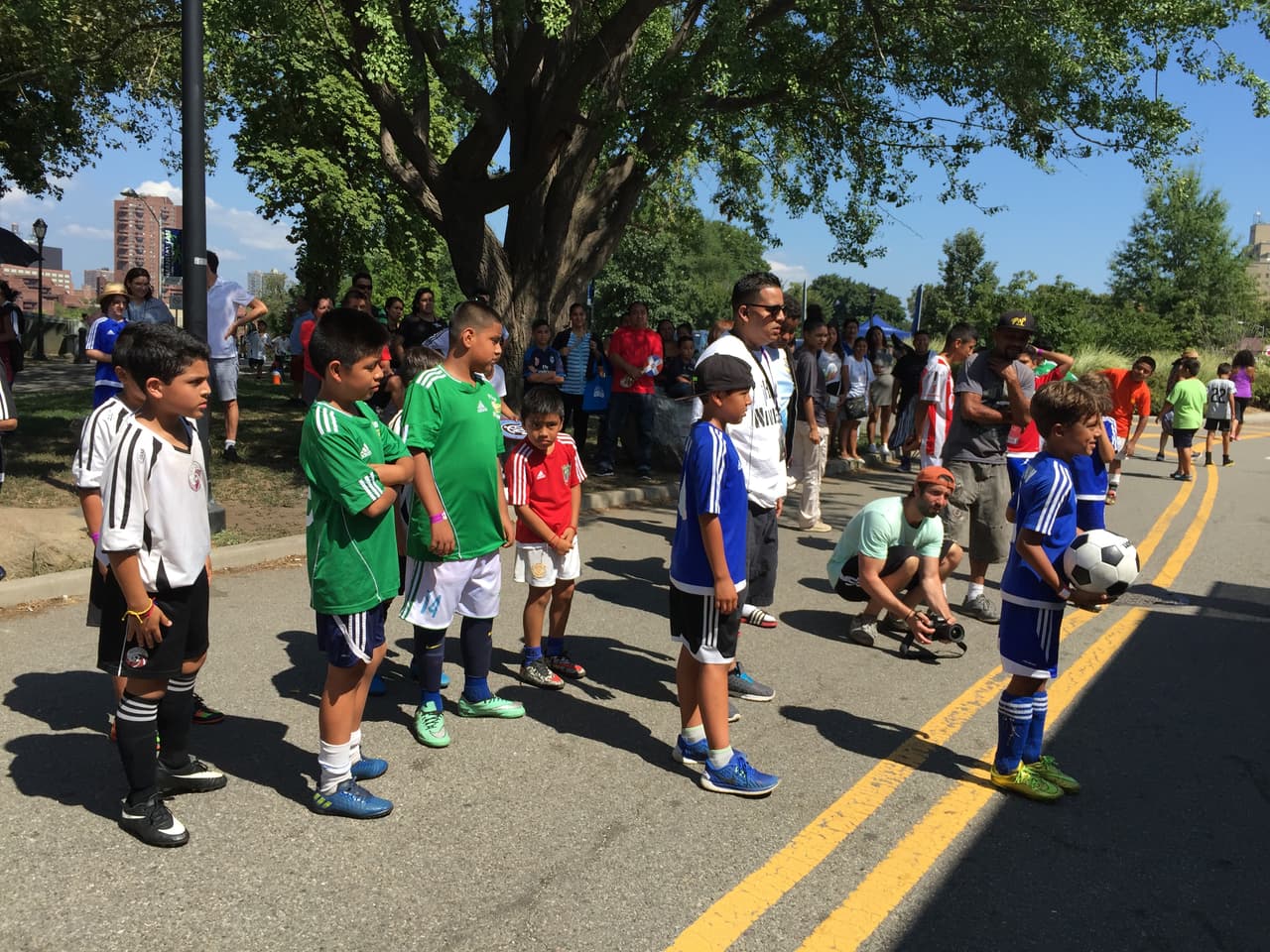 Decenas de equipos deportivos de NYC participaron en el torneo