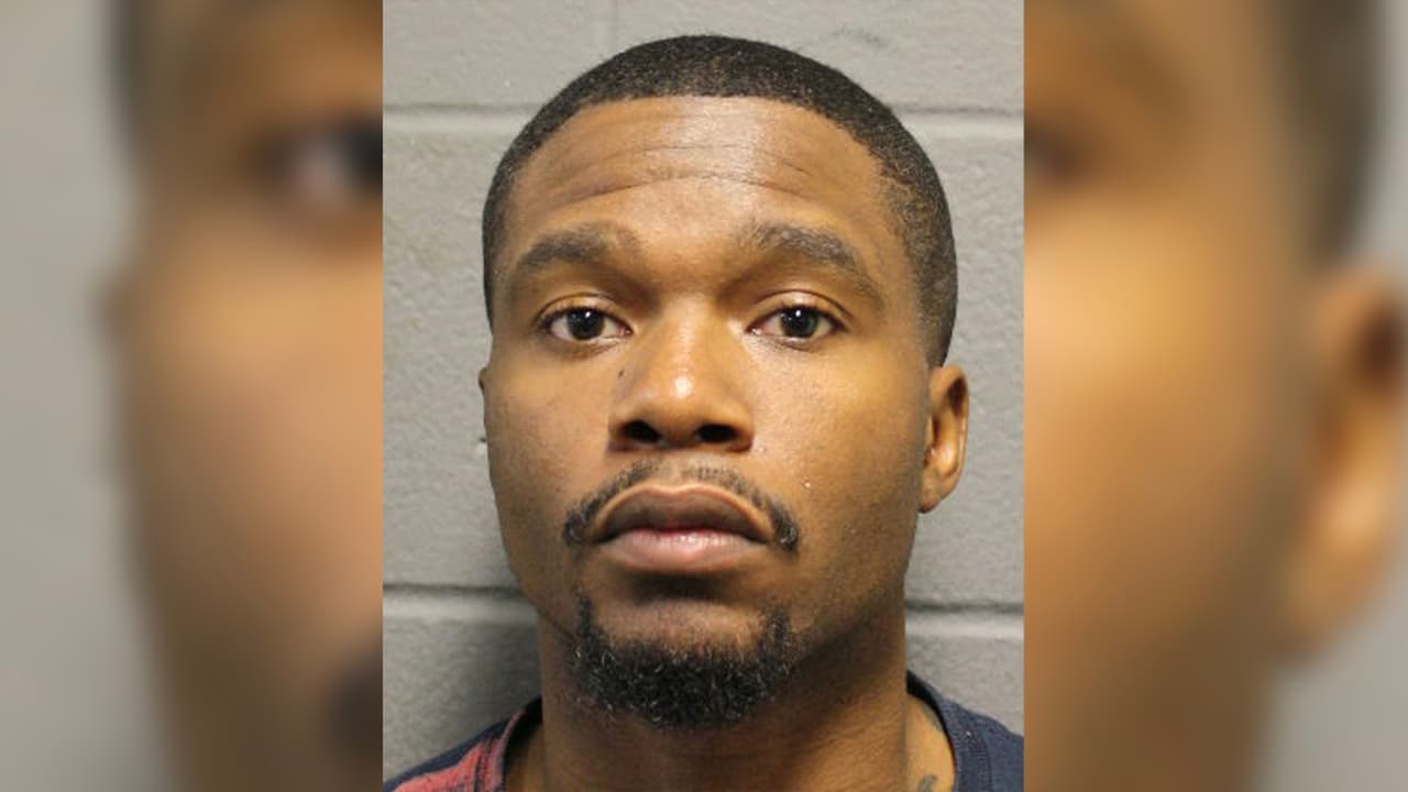 Lo acusan de quemar a niño con plancha de ropa en Houston