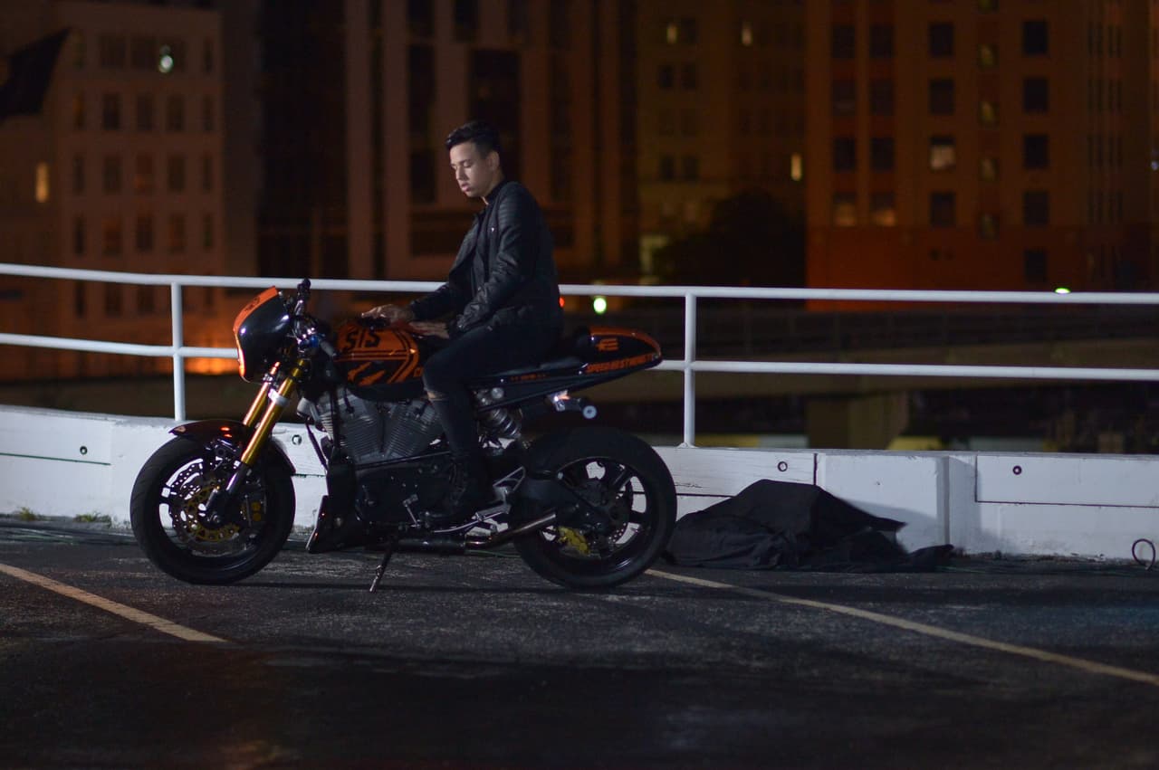 Jorge, Kevin, Garmandy, Aimeé, Megamy y April superaron los obstáculos que se presentaron en los ensayos y en la grabación del videoclip de "Rebelde". El resultado final fue un vídeo con fuerza y mucha pasión.