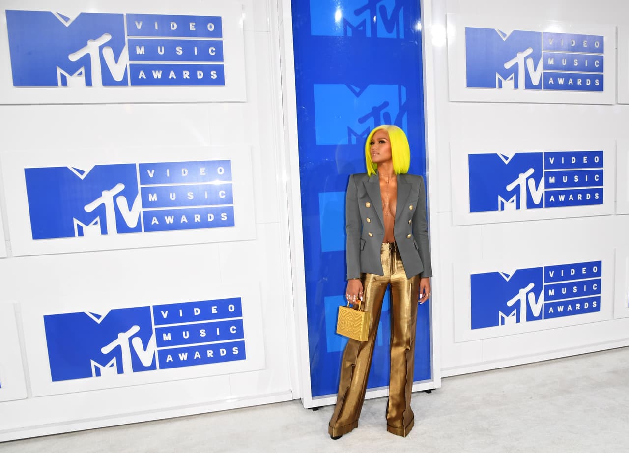 Así lució la cantante Cassie en los MTV Video Awards 2016