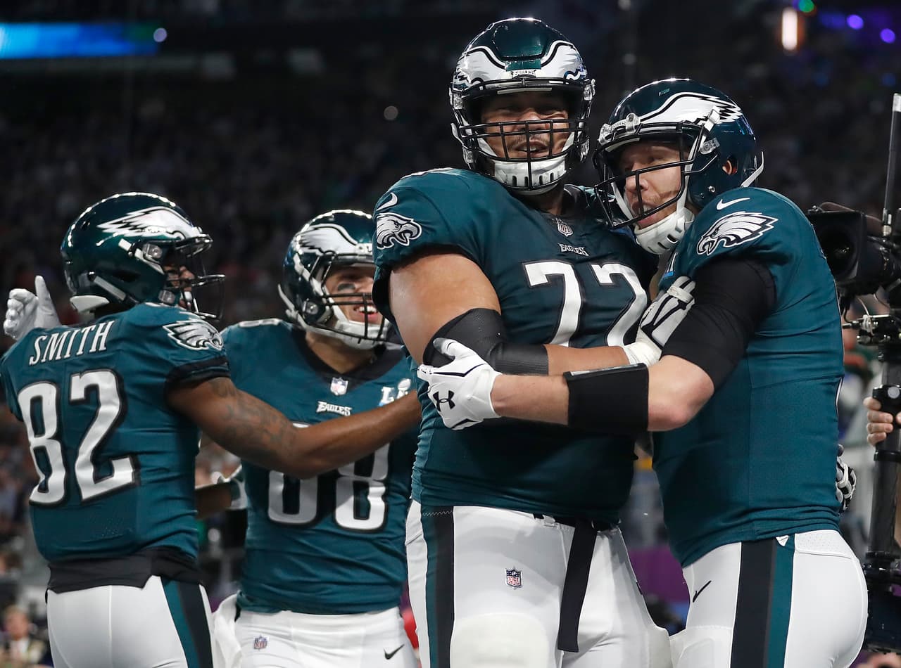 Super Bowl LII - Estadísticas al medio tiempo: Los Eagles han tenido la poseción del balón durante 16:48 minutos con un 62.5% en conversiones en tercera oportunidad. Suman 322 yardas totales en la primera mitad, 107 de las cuales llegaron por la vía terrestre.