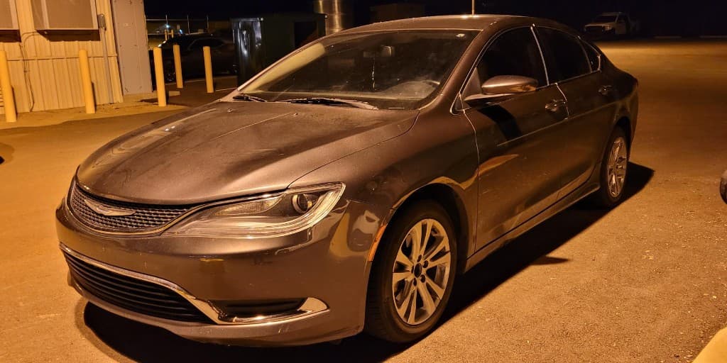 Por otro lado, un agente de Sonoita encontró un sedán sospechoso en la SR-83 e interrogó a los ocupantes, dos estadounidenses.