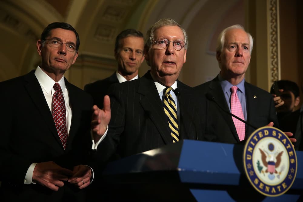 Senadores republicanos ponen más obstáculos al plan migratorio de Obama