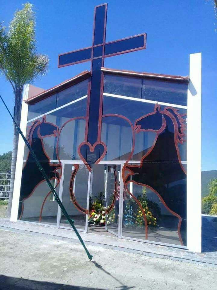 Este es el mausoleo que se edificó en el sitio donde está enterrado el compositor guerrerense.