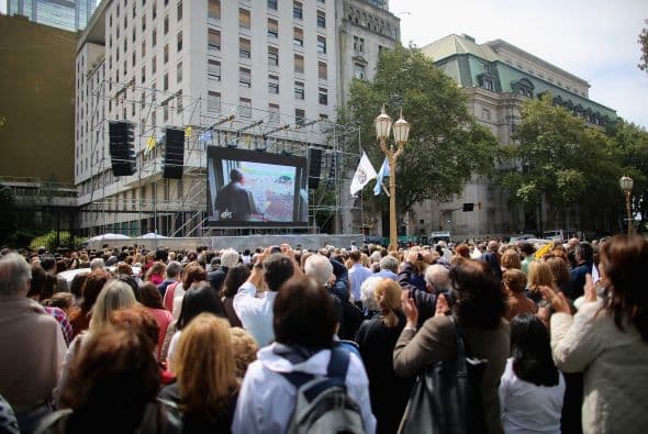 Relató que al final de la misa se acercó una mujer anciana, muy humilde, mayor de ochenta años.