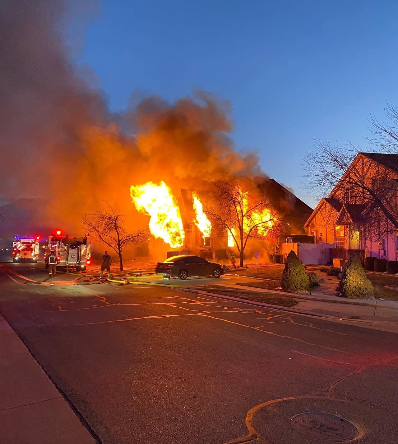 El Departamento de Bomberos de la Ciudad de Mapleton acudieron al llamado de emergencia de un domicilio en Spanish Fork que estaba incontrolable.