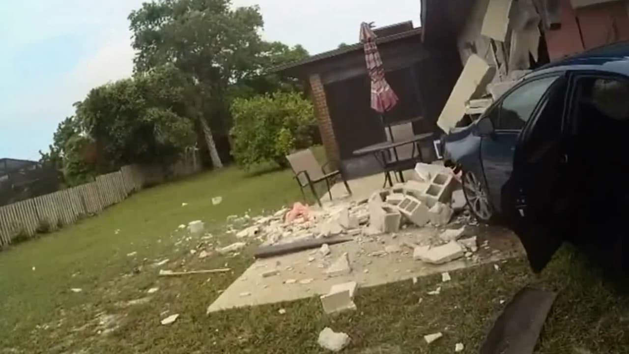 Hombre miente a la policía; denuncia robo de su auto, pero lo había estrellado contra una casa 