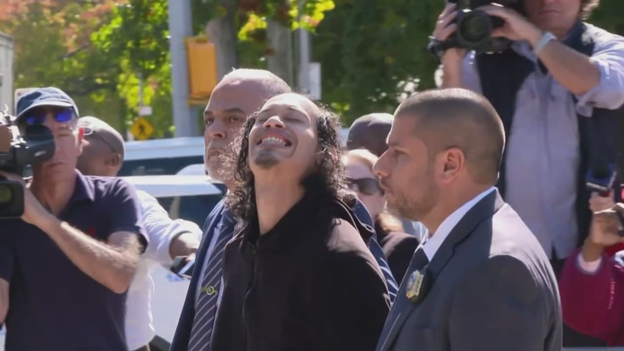 Con una sonrisa: Así captaron a Ángel Carrasco, acusado de lanzar a una mujer hispana y su bebé de un balcón en el Bronx